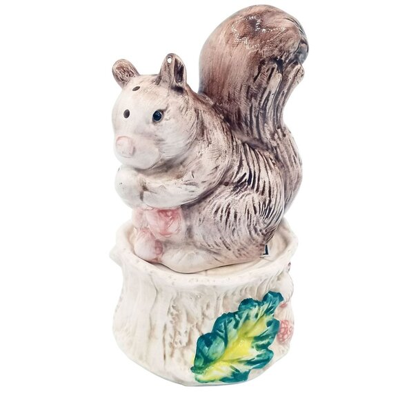 Squirrel Tree Stump Salt Pepper Shakers Hand Painted Vintage OCI Japan - Picture 2 of 13